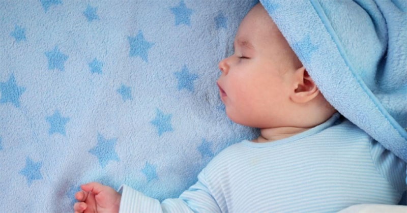 Đảm bảo thời gian ngủ ngày của trẻ sơ sinh