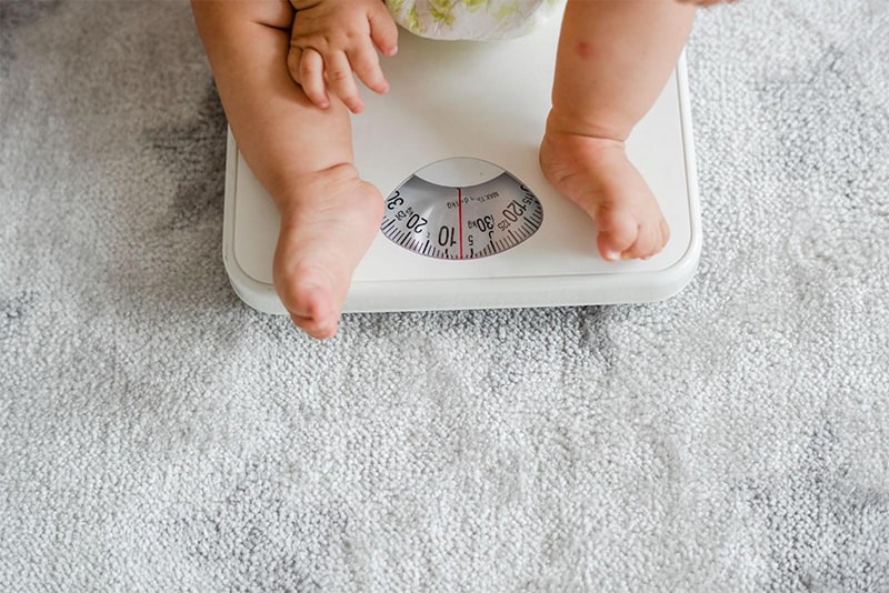 Trẻ sơ sinh bị chậm tăng cân
