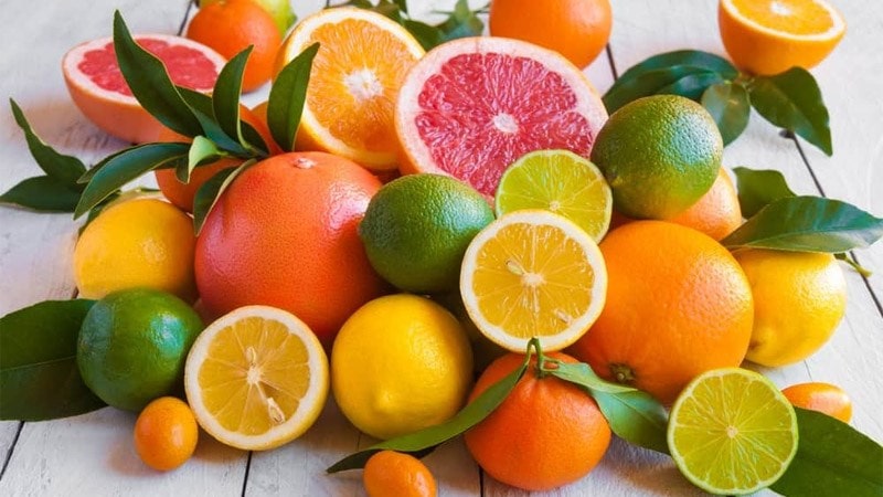 Trái cây họ cam quýt rất giàu vitamin C